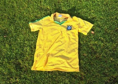 Adventskalender 2025 – Türchen 13: Im Trikot Zicos, Falcãos und Sócrates’