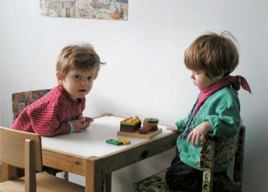 Elena und Lia haben einen Herzenspapi und einen biologischen Vater – und eine Mutter mit viel Power